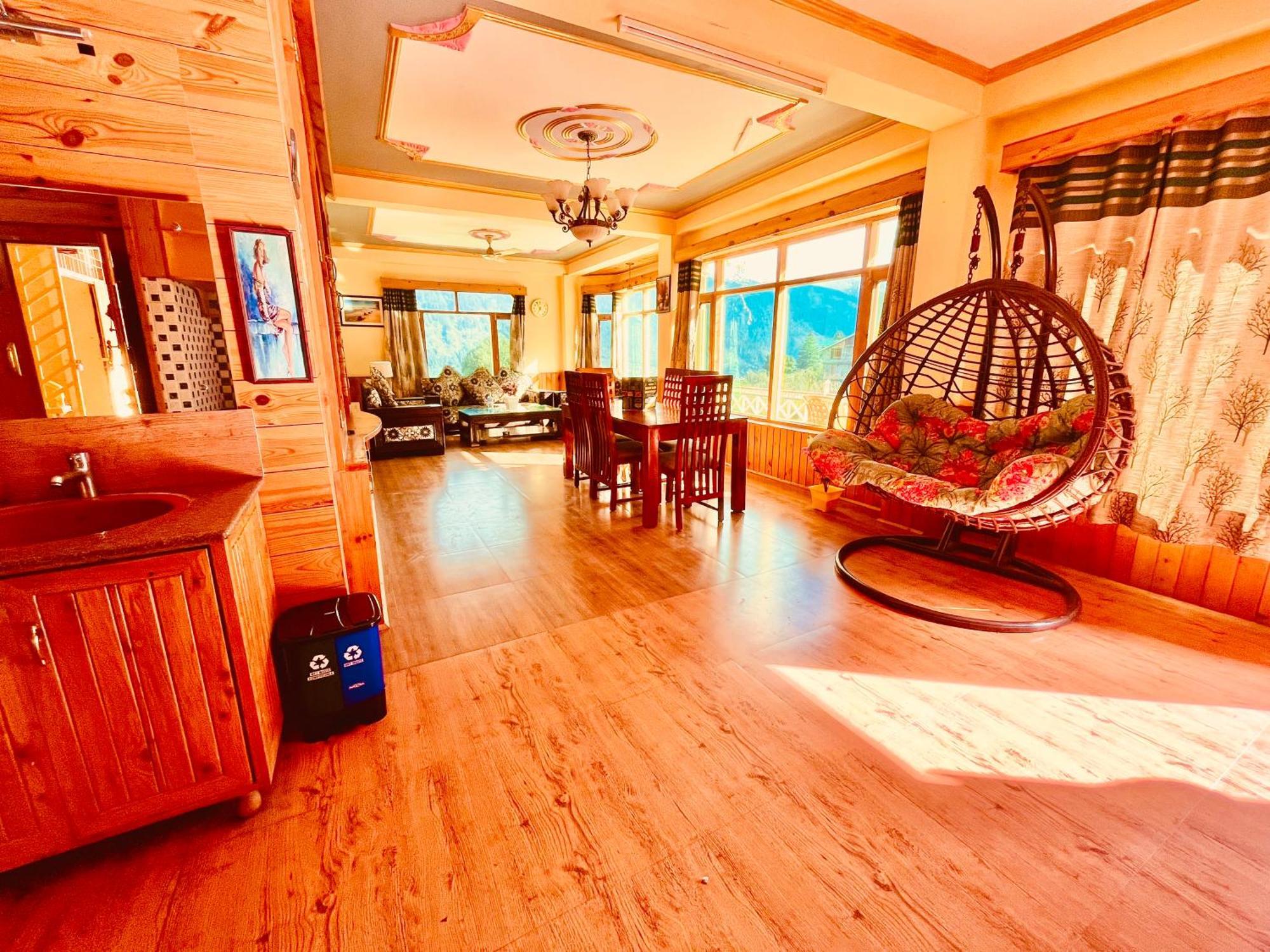 Woods Villa Cottage, Manali エクステリア 写真